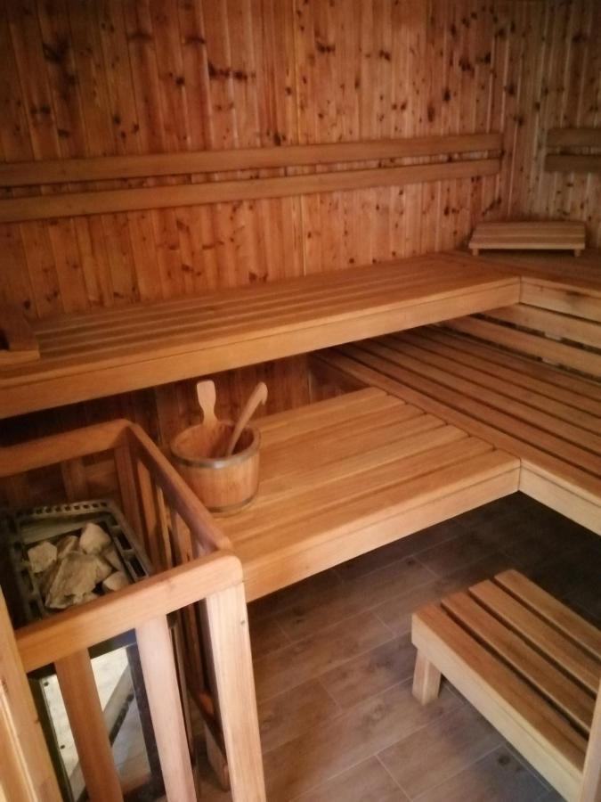 Apartment Карловаць Екстер'єр фото