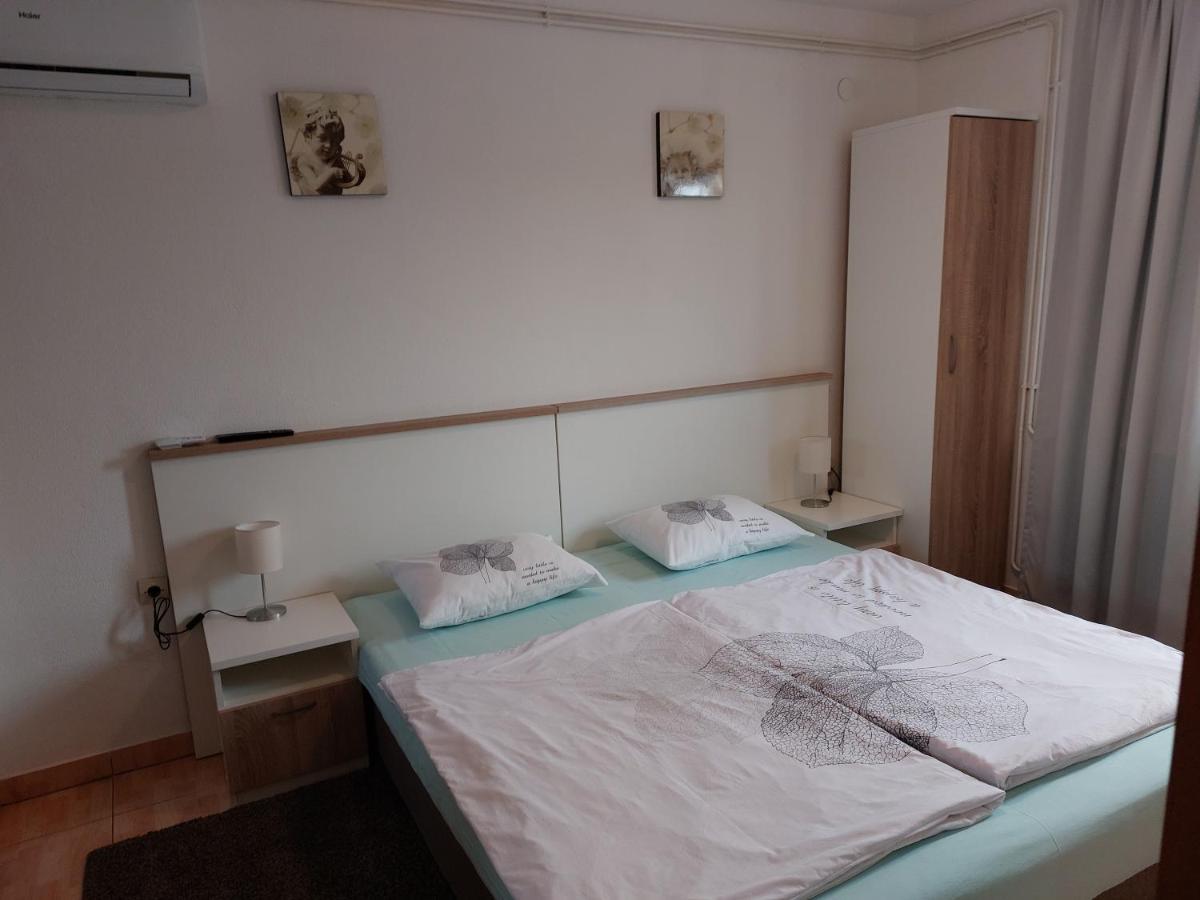 Apartment Карловаць Екстер'єр фото