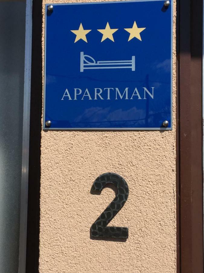 Apartment Карловаць Екстер'єр фото